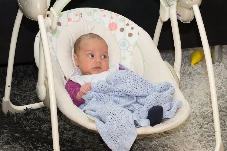 5 Best Baby Swings For Small Spaces-Full Buying Guide