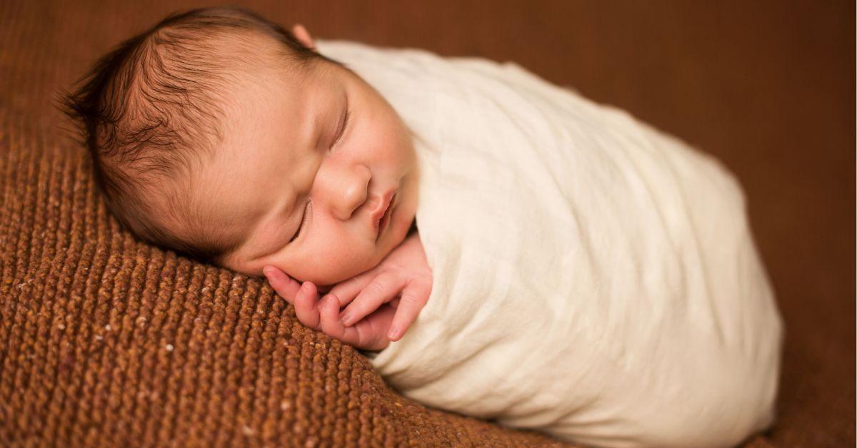 When Do You Stop Swaddling A Baby? A Mother’s Guide￼